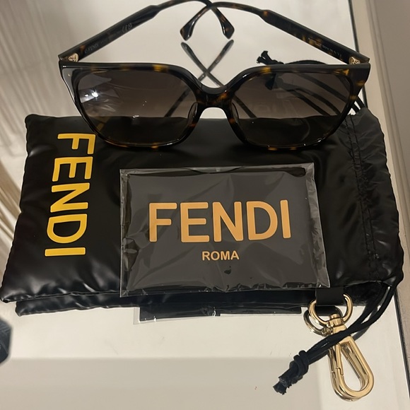 Fendi Women's Black Sunglasses - Picture 2 of 3